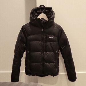 XS Black Patagonia Macro Puff Jacket